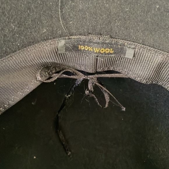 100% Wool Winter Hat - Picture 3 of 3